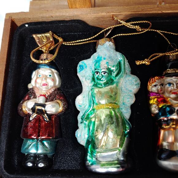 A Christmas Carol Tree Ornaments Set of 6-2004 Thomas Pacconi Glass Vintage Box - Picture 3 of 16
